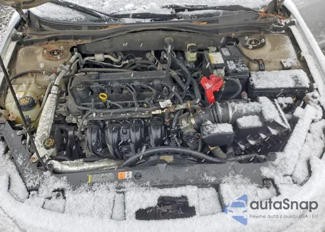 2010 Ford Fusion z USA, uszkodzony, nr VIN 3FAHP0HA1AR307311